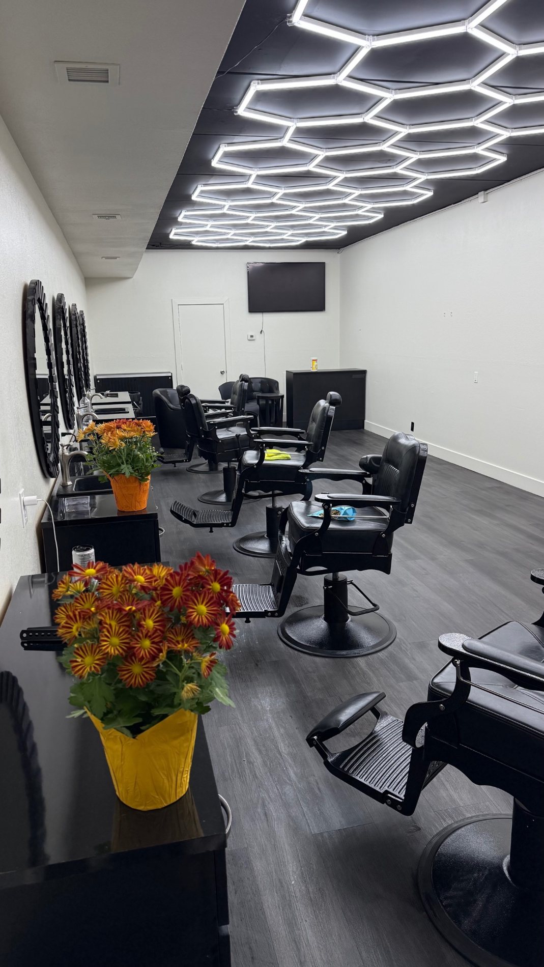Barber stations at Zagros